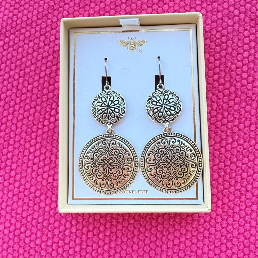 ✨ Silver Ethnic Statement Earrings – Elegant Engraved Design ✨